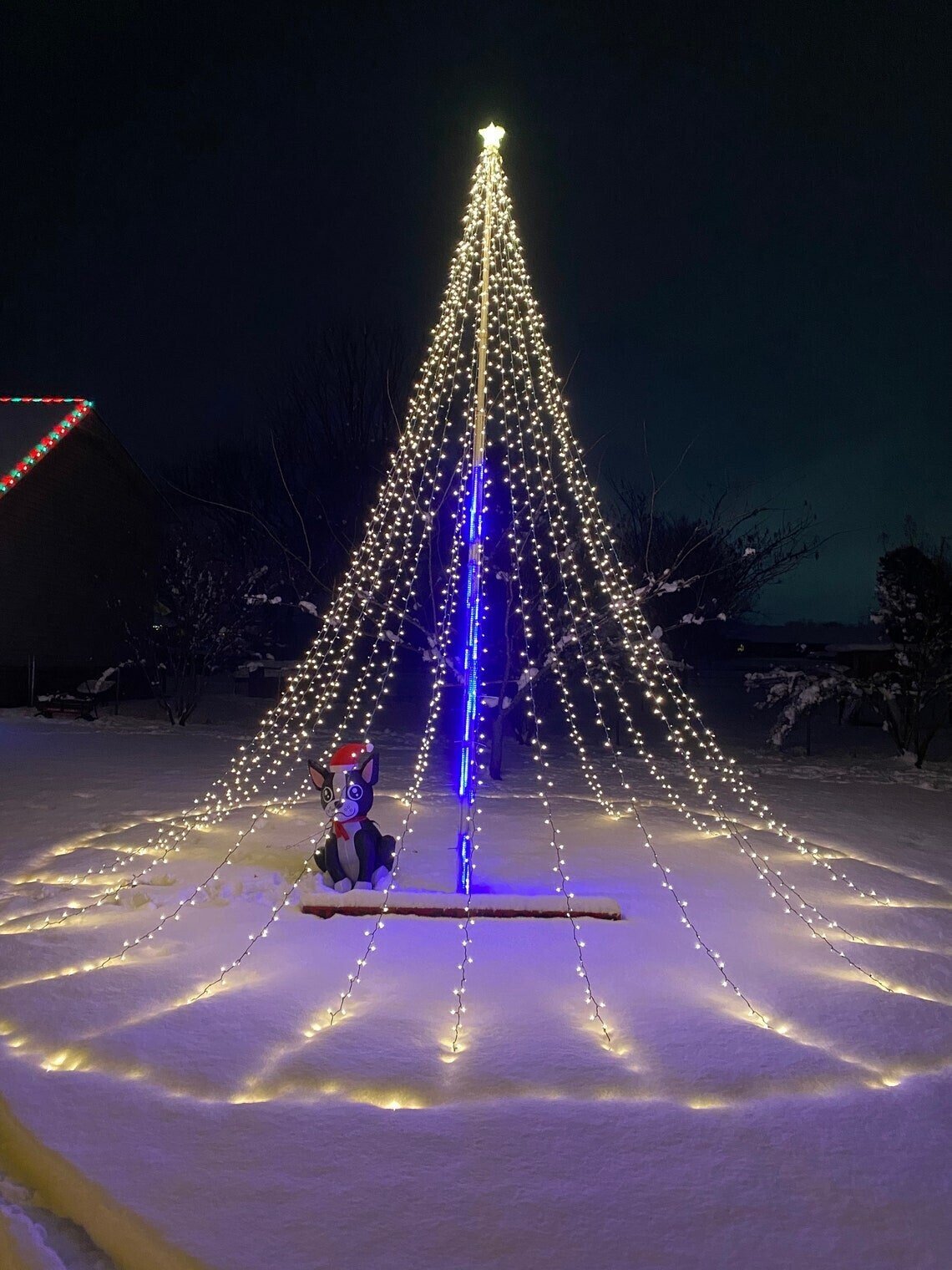 FLAGPOLE CHRISTMAS TREE MAGIC!