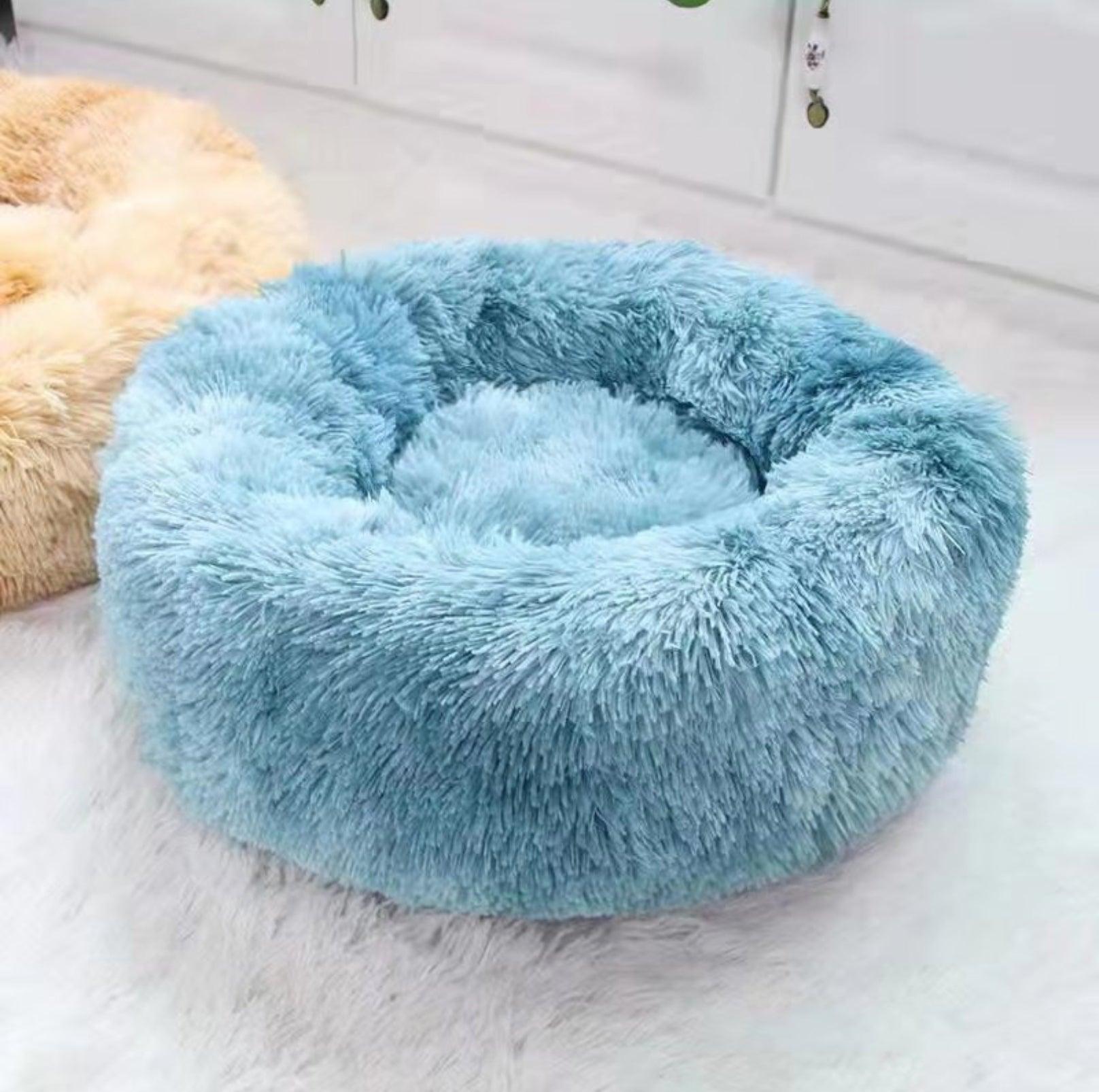 Cozy Plush Pet Bed - Warm and Durable Bedding for Cats and Dogs