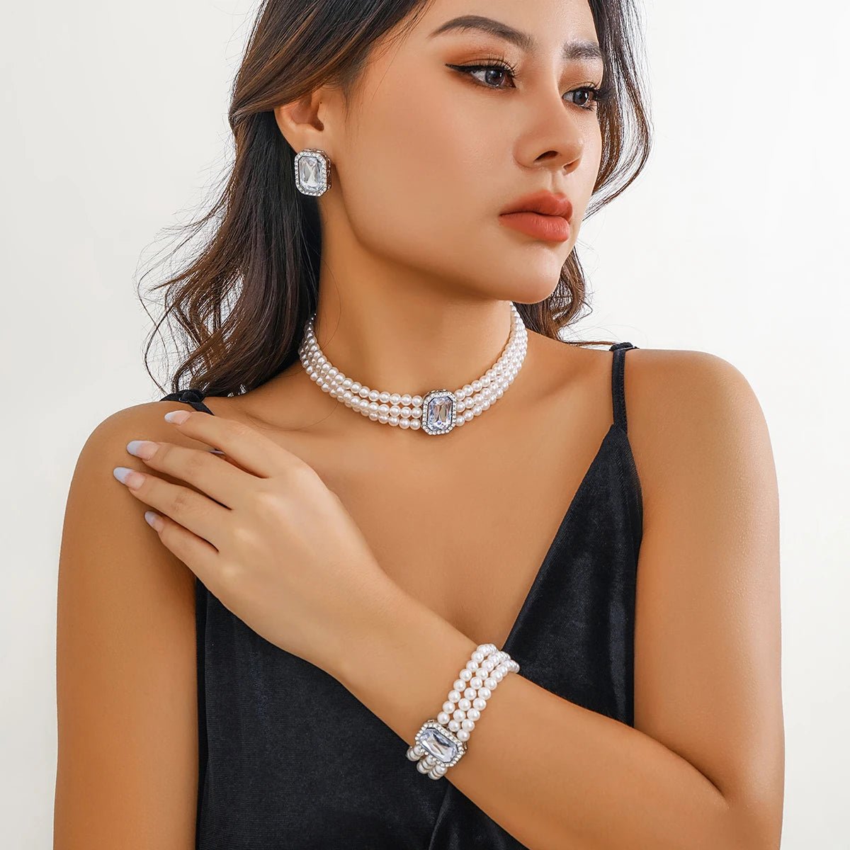 Elegant Pearl Diamond Necklace. Bracelet. and Earring Set