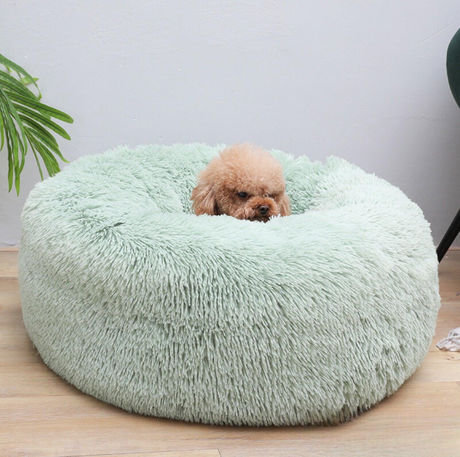 Cozy Plush Pet Bed - Warm and Durable Bedding for Cats and Dogs