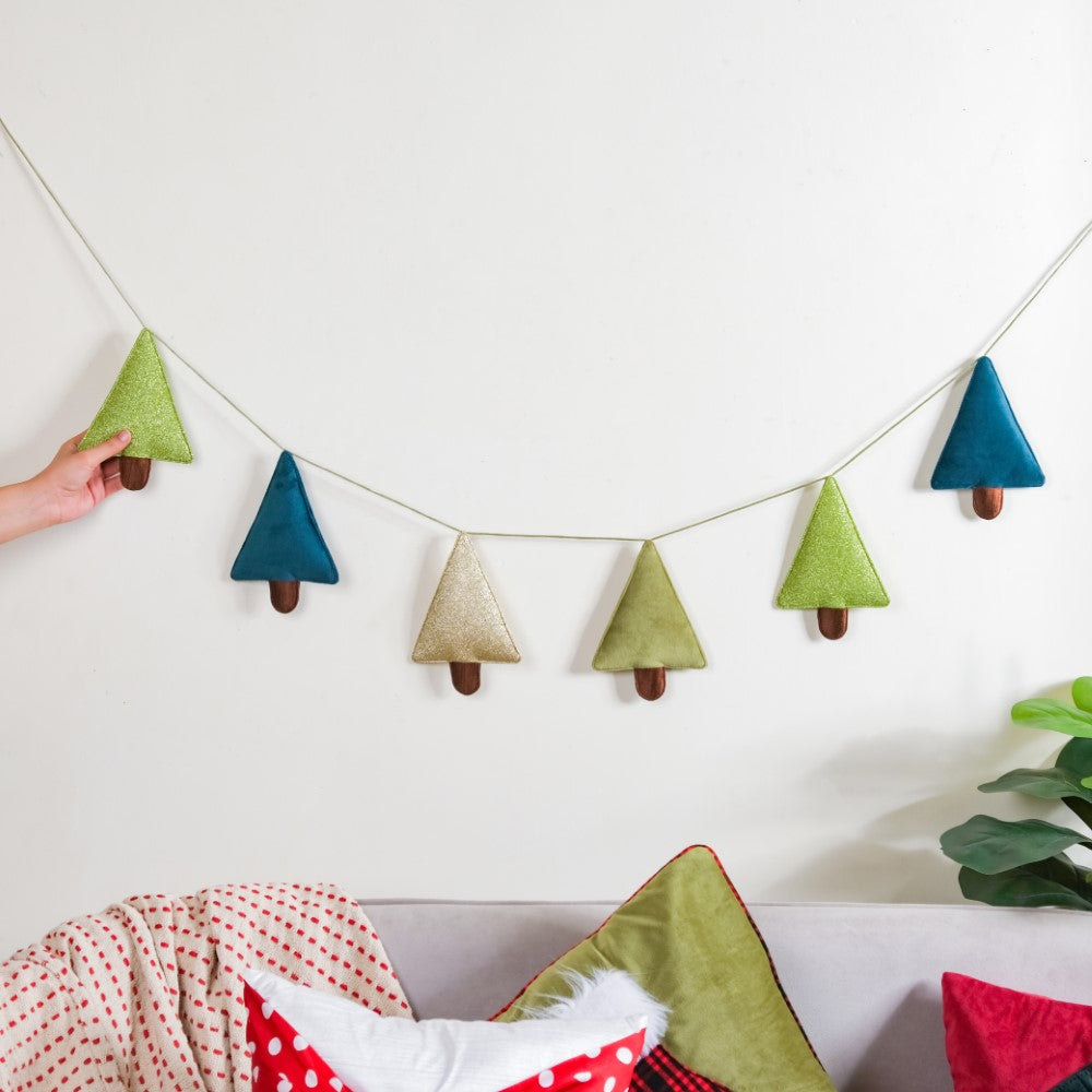 Christmas Trees Bunting 98 Inch