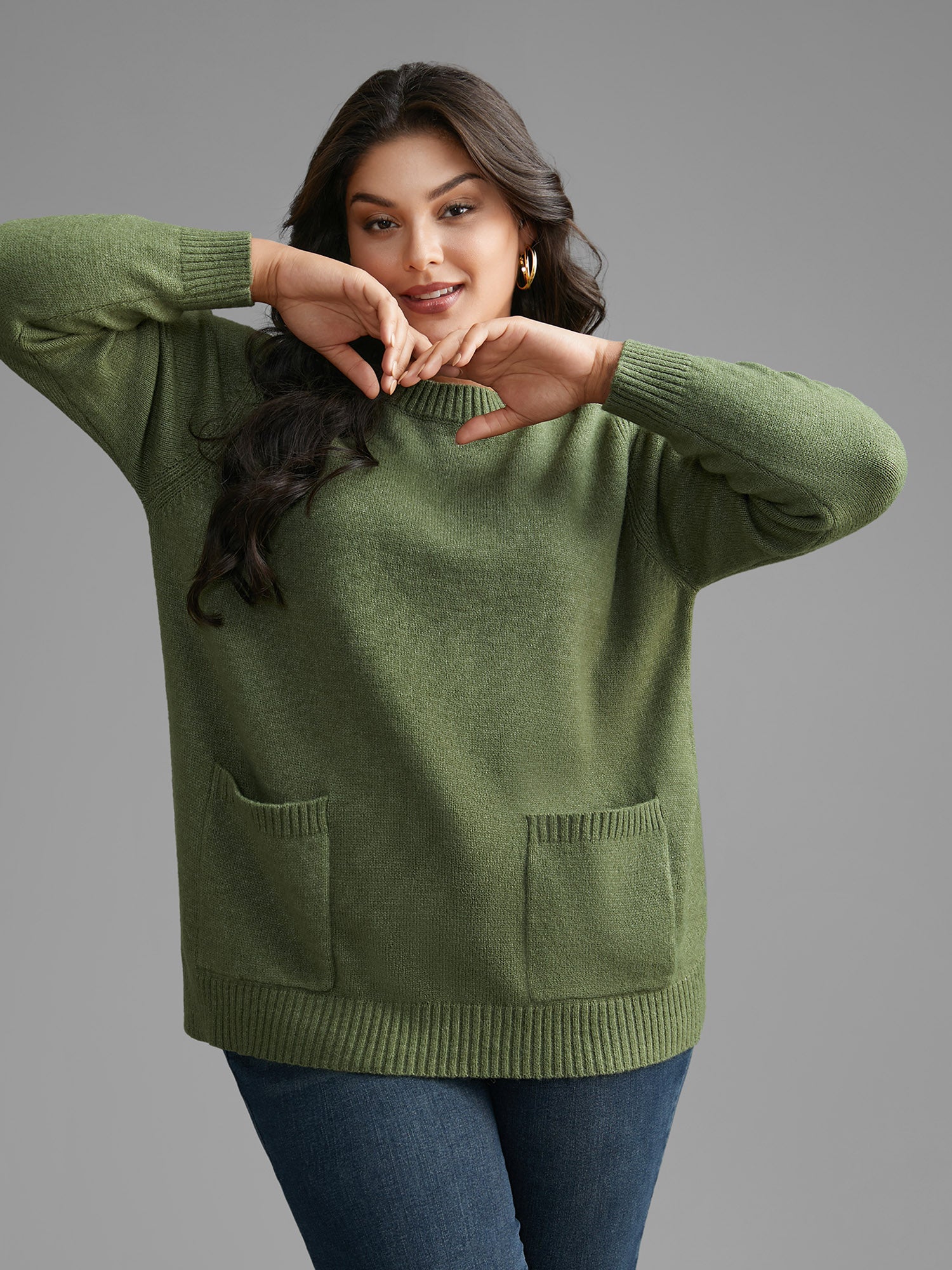 Plain Round Neck Patched Pocket Pullover