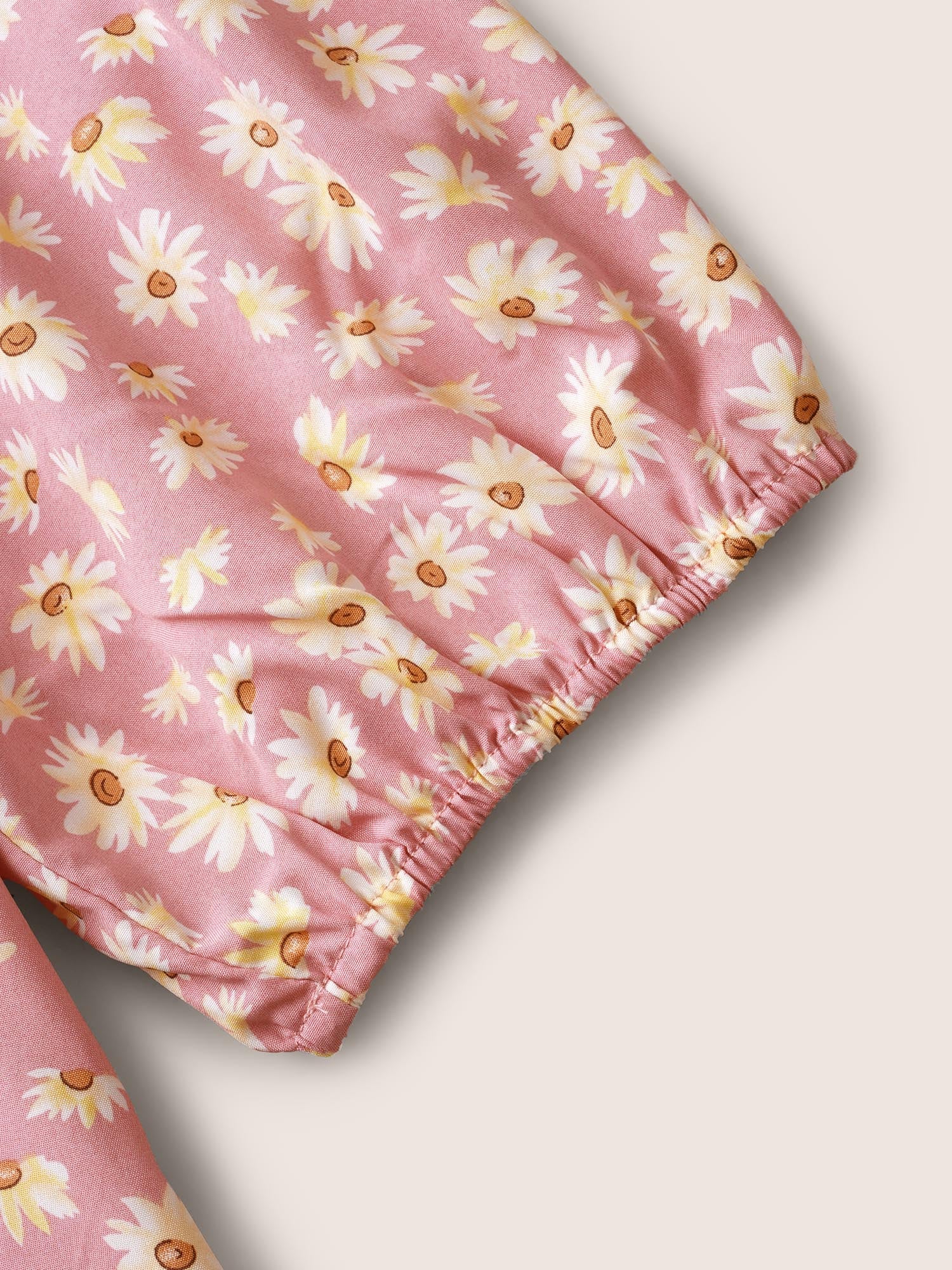 Daisy Patterned Ruffled Collar Blouse